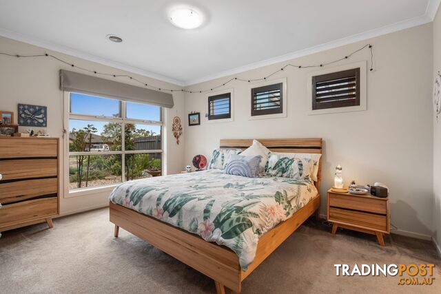 8 Paramu Court Tooradin VIC 3980