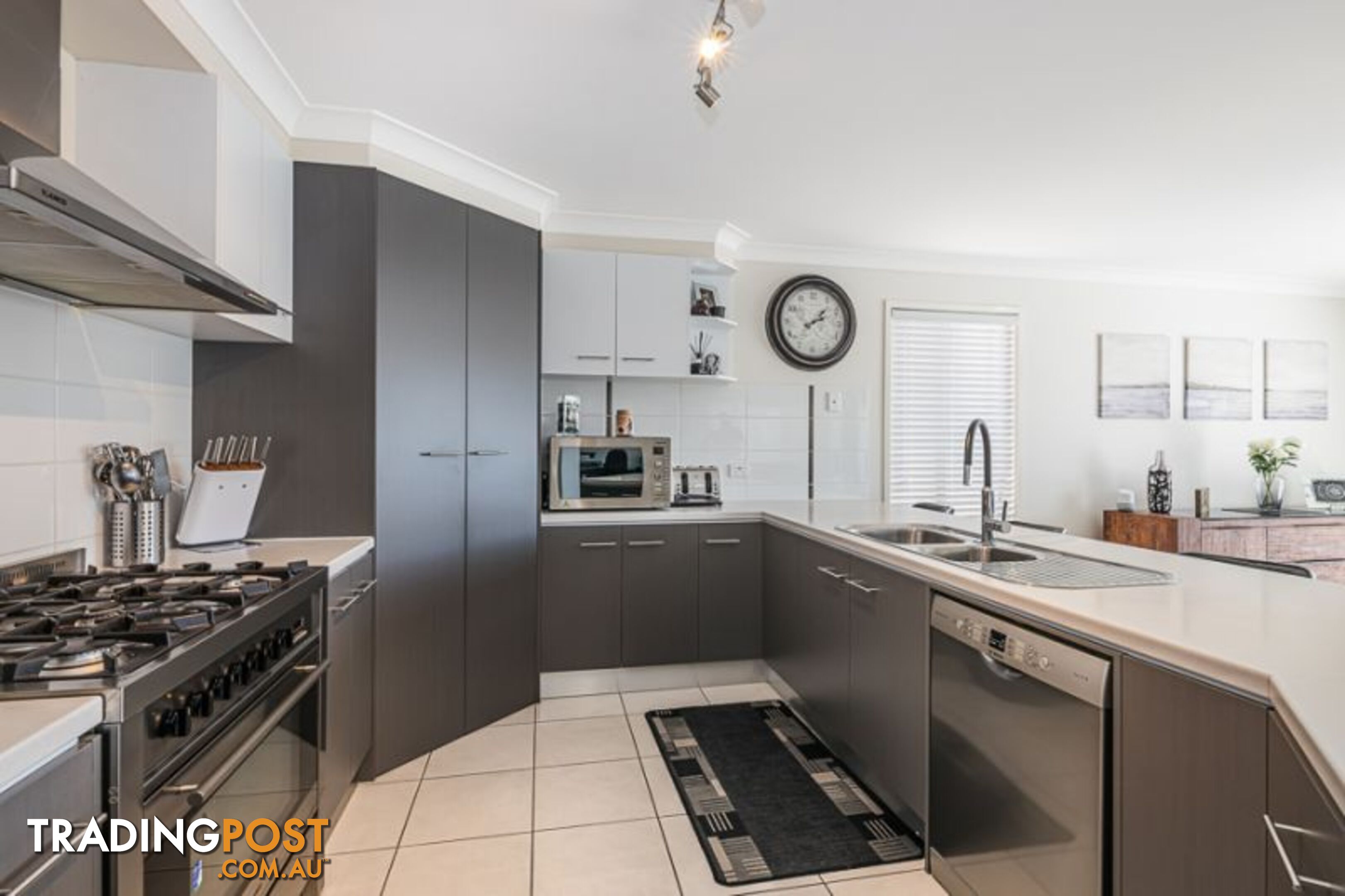 72 Biggs Avenue Beachmere QLD 4510