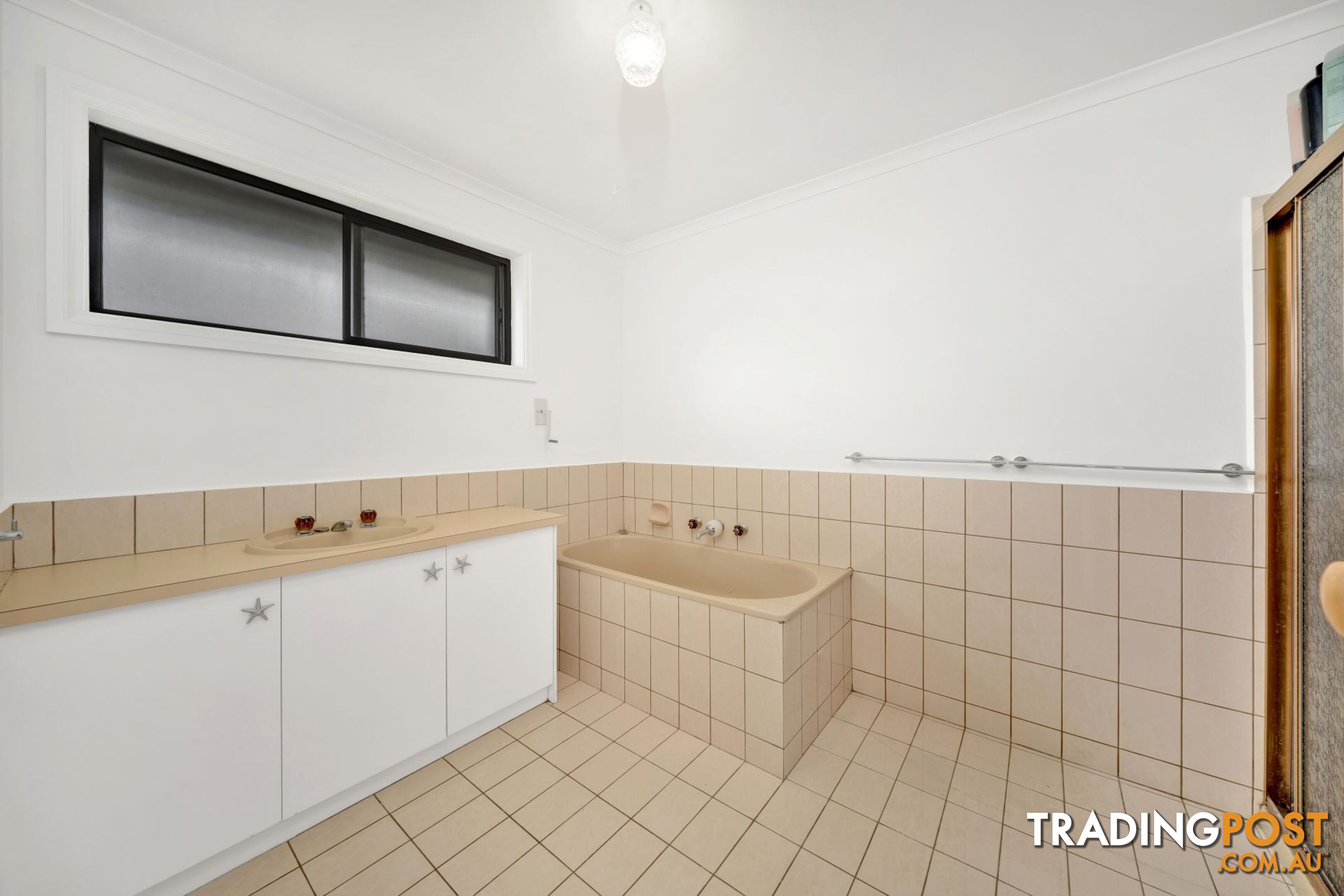 30 Tatman Drive Altona Meadows VIC 3028