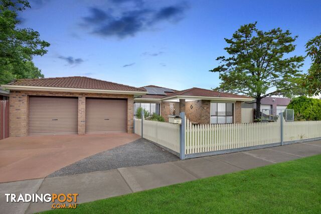 30 Tatman Drive Altona Meadows VIC 3028