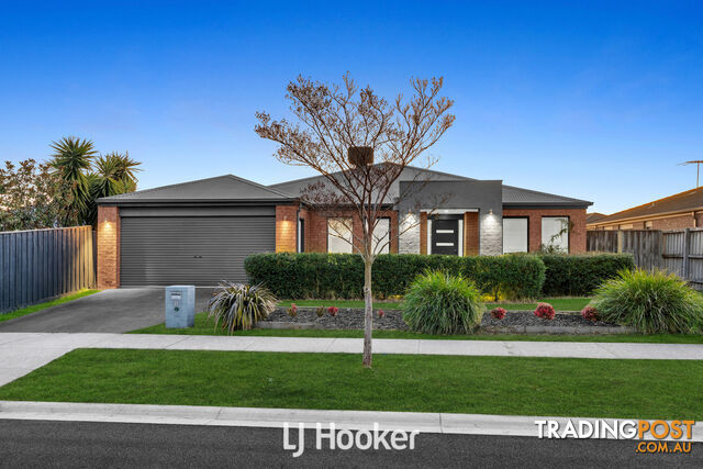 8 Robusta Avenue CRANBOURNE VIC 3977