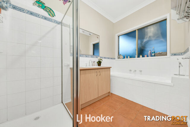 4 Louise Mack Walk LYNBROOK VIC 3975