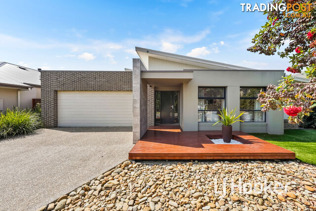 18 Flowerbloom Crescent CLYDE NORTH VIC 3978