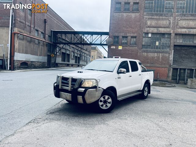 2010 TOYOTA HILUX SR5 (4x4) Turbo Diesel 4 SP AUTOMATIC DUAL CAB P/UP