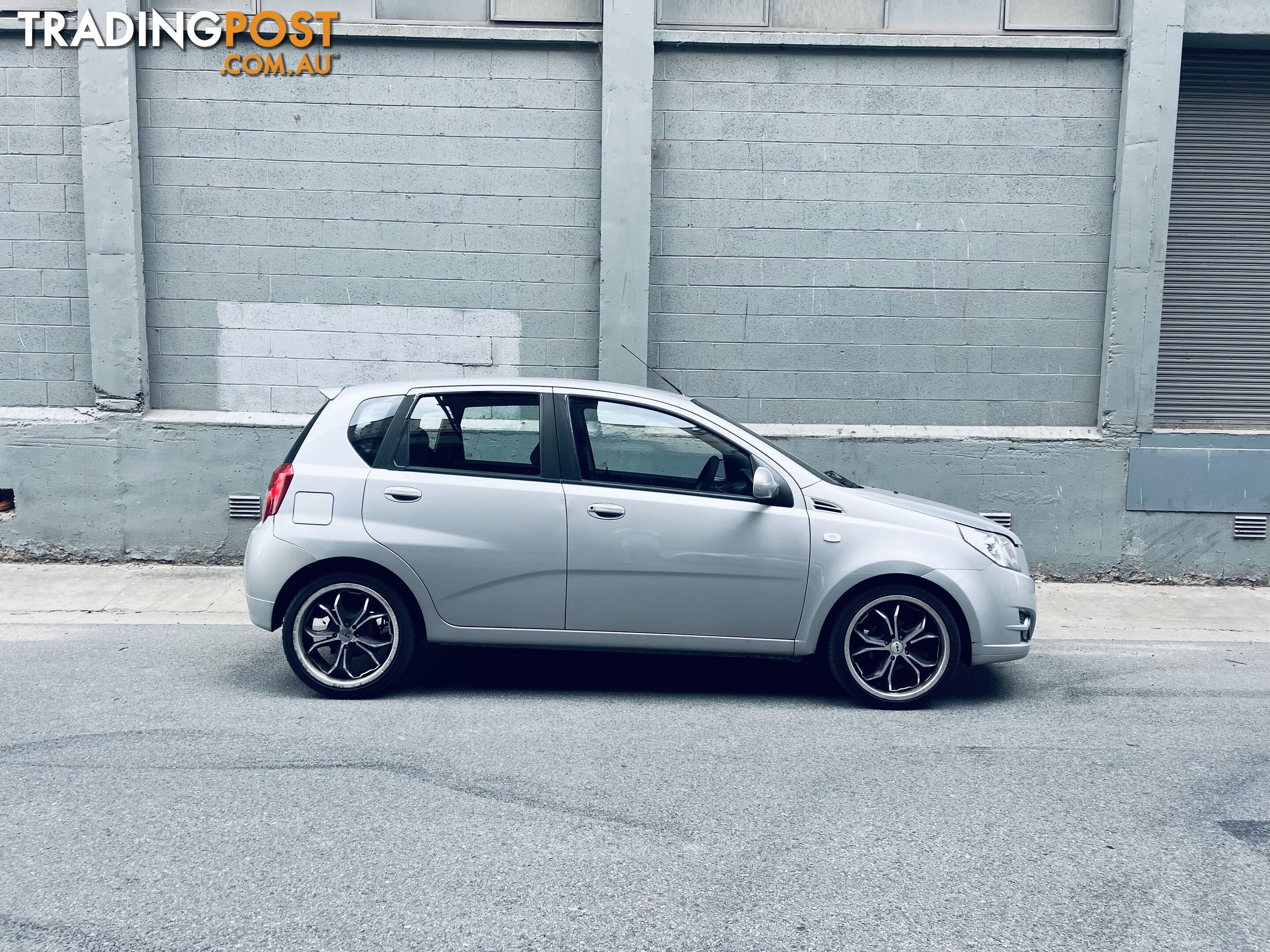 2009 HOLDEN BARINA 5 SP MANUAL 5D HATCHBACK