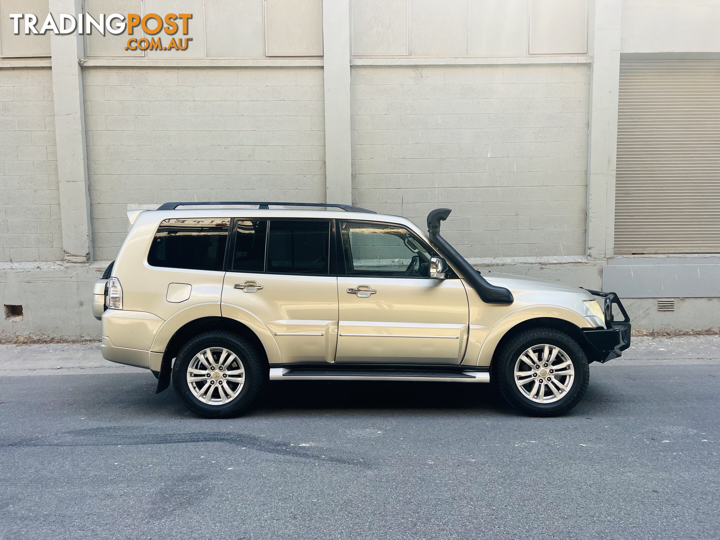 2013 Mitsubishi Pajero Wagon Automatic