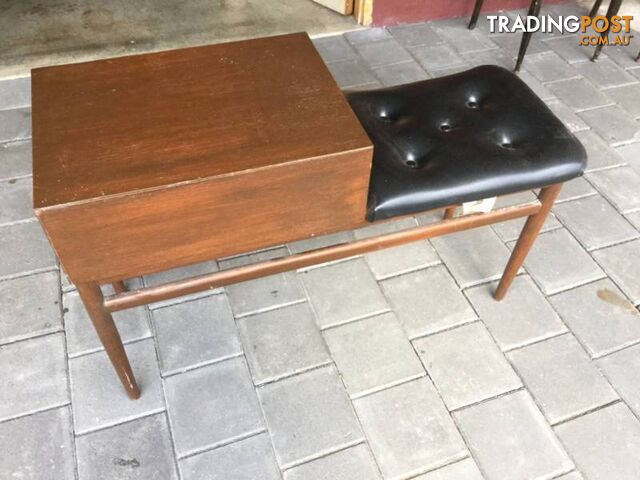 Vintage telephone Table seat Made in Australia by Burgess Uph - photo 4 of 4