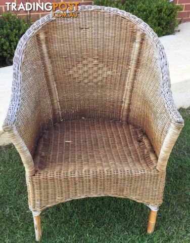 Wicker chair $20 Has slight damage to seat see photo Still a us