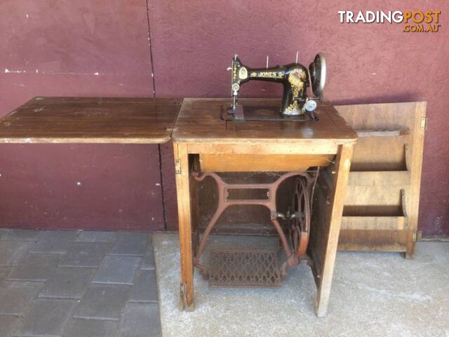 Early 20th century Jones Sewing machine Ready for restoration.