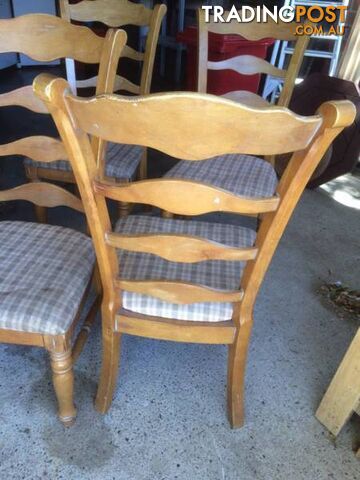 Country style kitchen dining chairs. 4 high back chairs. Ready fo - photo 3 of 4