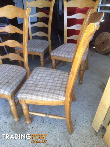Country style kitchen dining chairs. 4 high back chairs. Ready fo - photo 2 of 4