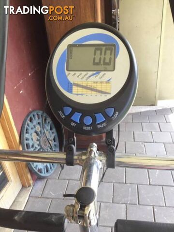 Spin bike exercise bike Very Good condition. - photo 4 of 6