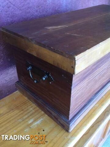 Timber Trunk Toy box storage Box Handles on each end. Hinged top - photo 5 of 5
