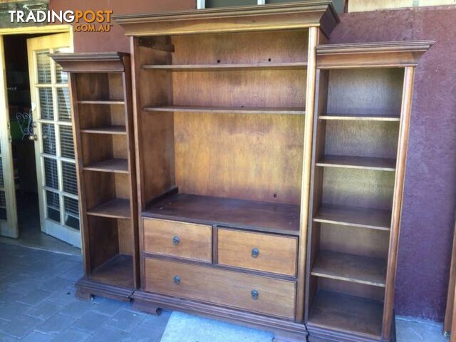 Book shelf entertainment unit. Loads of storage. 3 Drawer 13 sh