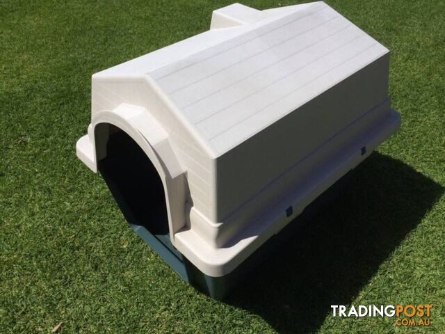 Dog kennel small to med size L 83cm W 62cm H 64cm Door op