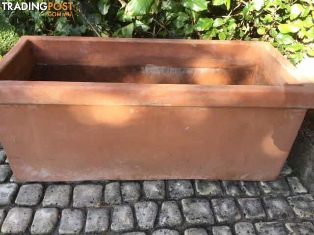 Concrete plant pot 1 only - photo 2 of 3