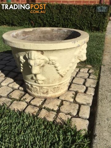 Concrete plant pot 1 only