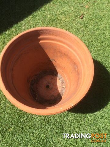 Terracotta plant pot D 58cm x H 47cm - photo 2 of 3