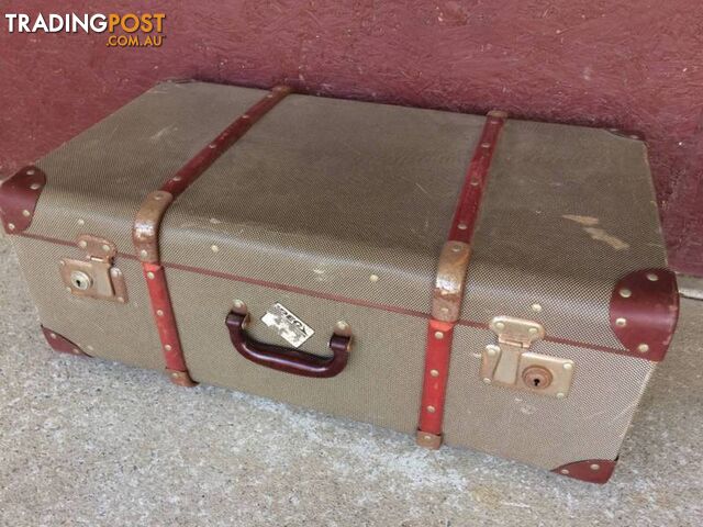 Paxwell vintage suitcase made in WA 66cm x 40cm x 27cm $40