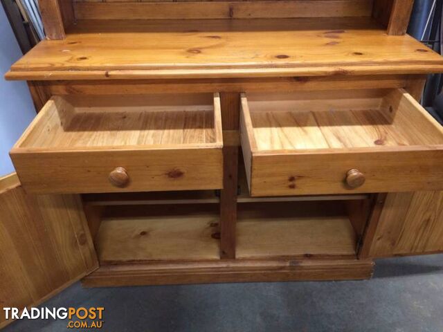 Pine Welsh dresser solid pine construction. sideboard Buffet To - photo 4 of 6