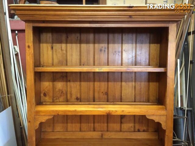 Pine Welsh dresser solid pine construction. sideboard Buffet To - photo 2 of 6
