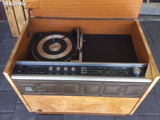 AWA turntable & radio in cabinet Vintage No speakers it works Cab