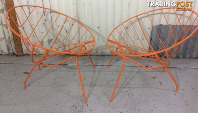 Vintage mid century Hoop chairs Wrought iron chairs x 2. Orig