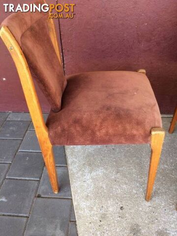 4 dining chairs wood and fabric Well used ready for some TLC S - photo 3 of 4