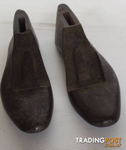 Antique pair of cobbler shoe lasts English ladies size 4 Solid