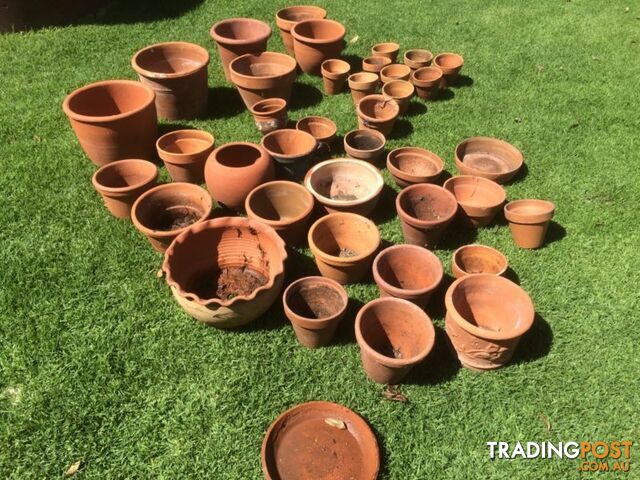 Terracotta plant pots 40 - photo 2 of 3