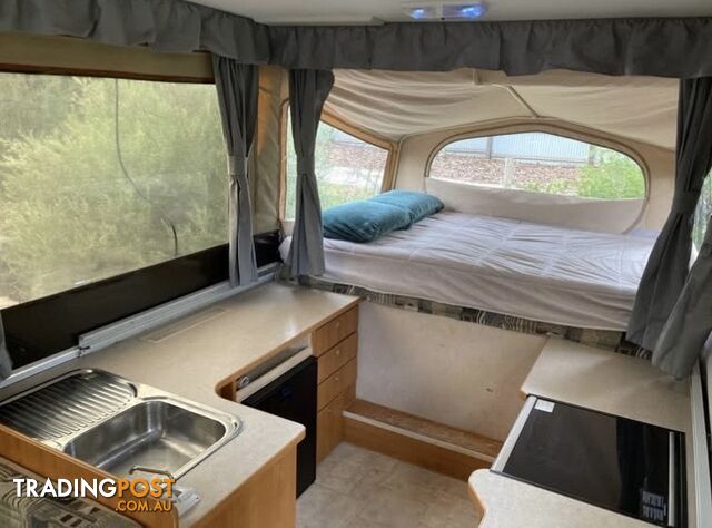 2006 Jayco FLAMINGO OUTBACK - off grid and ready for adventures! - photo 5 of 12