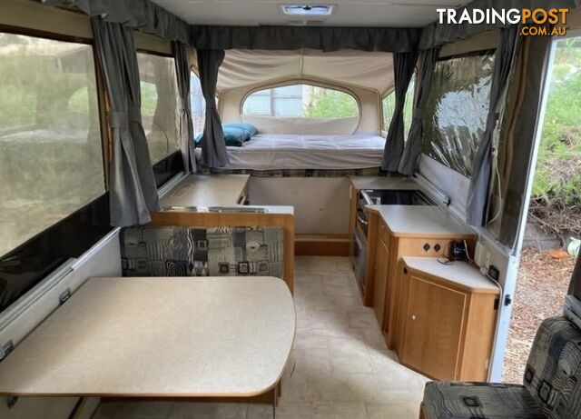 2006 Jayco FLAMINGO OUTBACK - off grid and ready for adventures! - photo 4 of 12