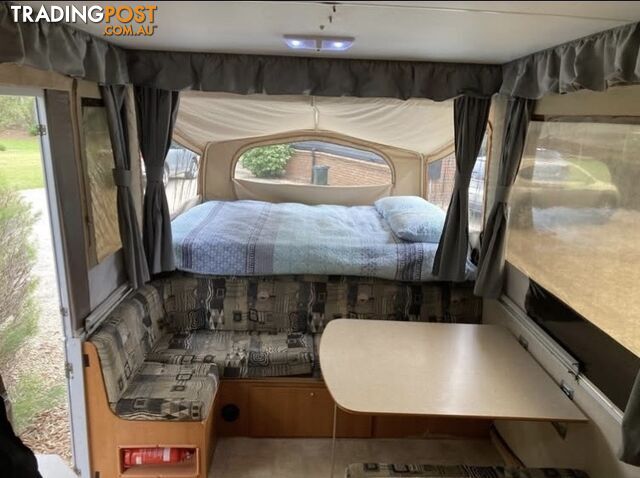 2006 Jayco FLAMINGO OUTBACK - off grid and ready for adventures! - photo 3 of 12