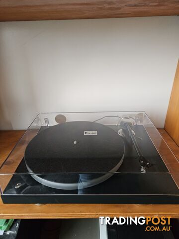 Turntable Pro-ject Debut Pro