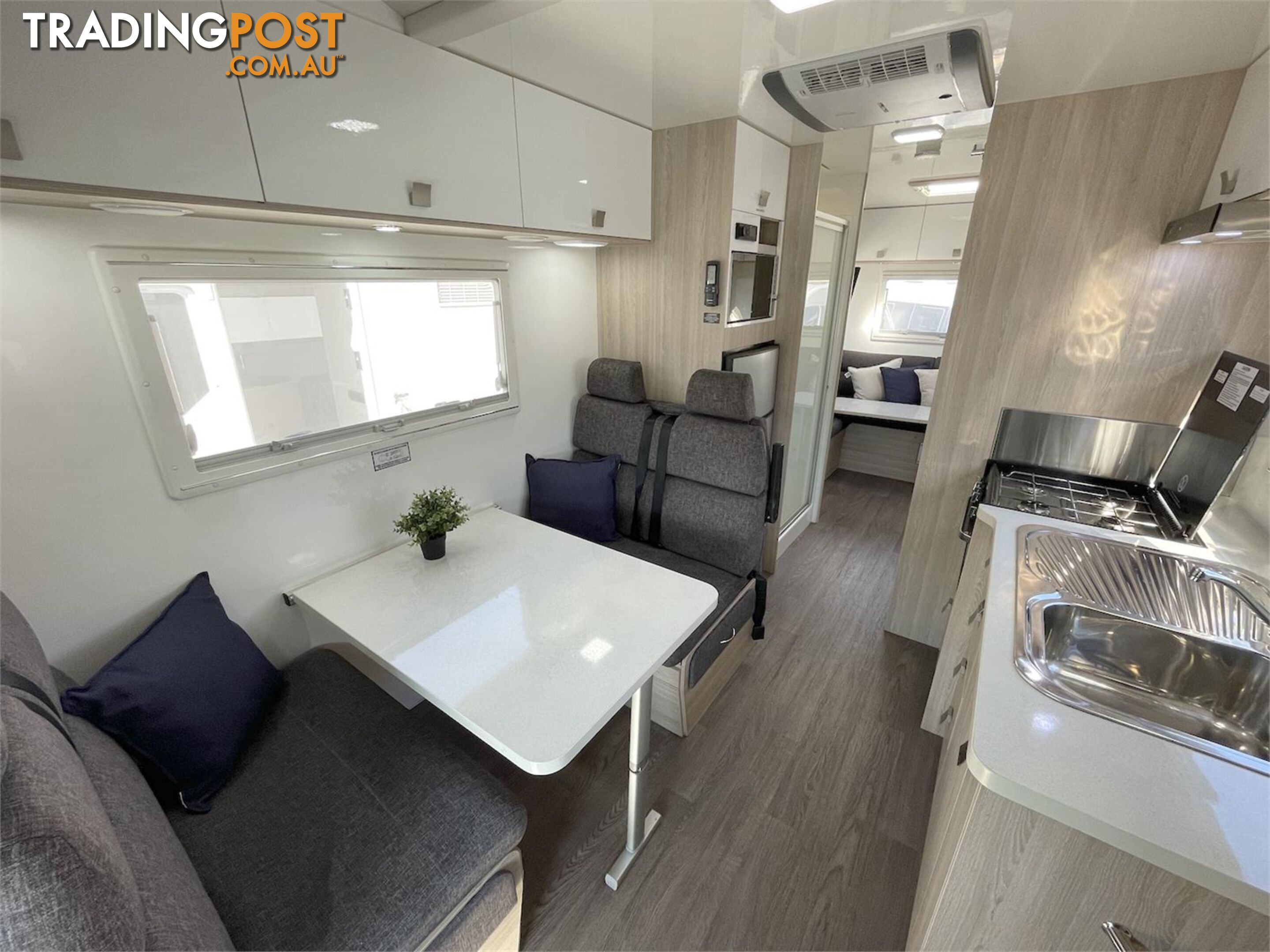 2019 Winnebago Burleigh Motor Home