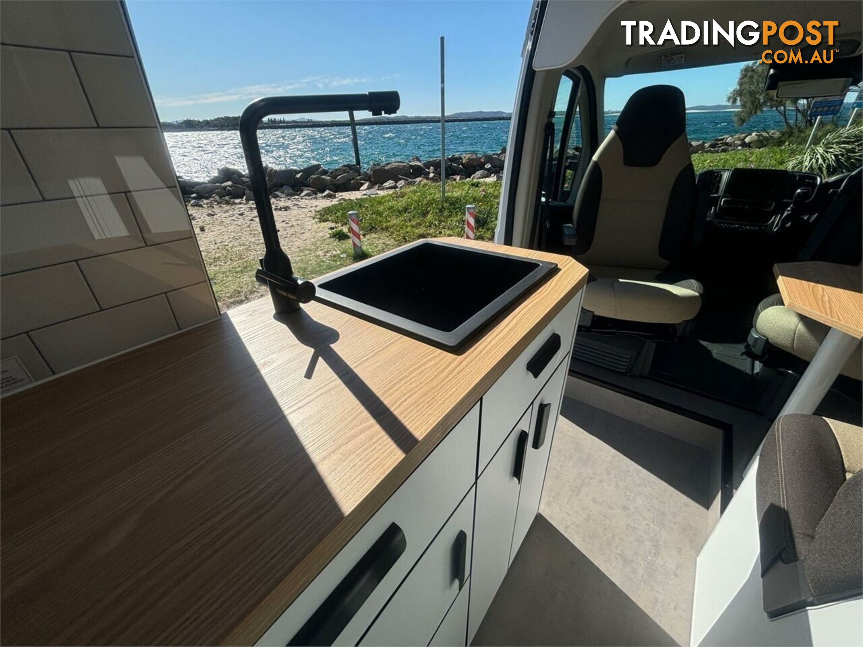 2024 FA-BC Beachclub FA-BC Beaches RVS Beach Club FA-BC White Campervan FWD