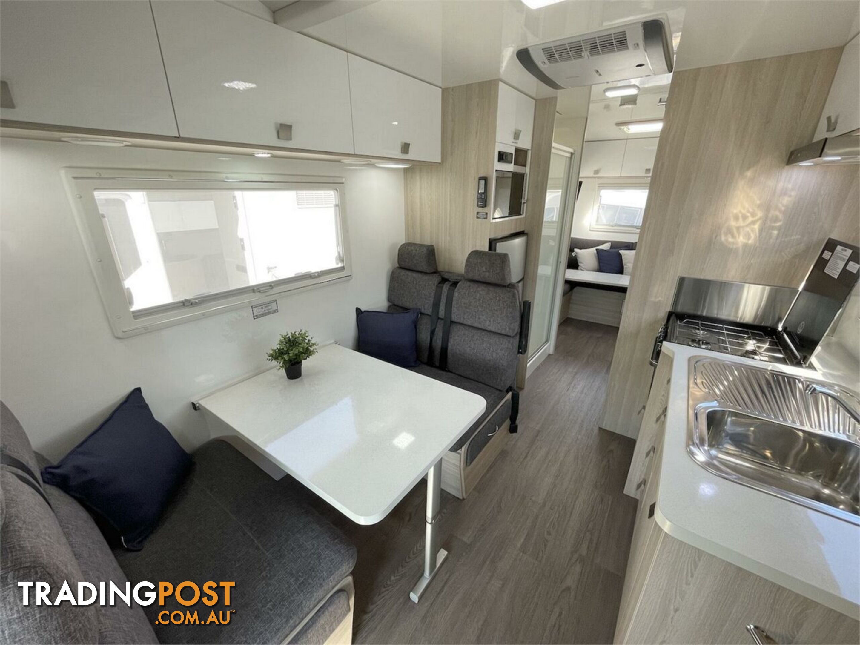 2019 Winnebago Burleigh Motor Home