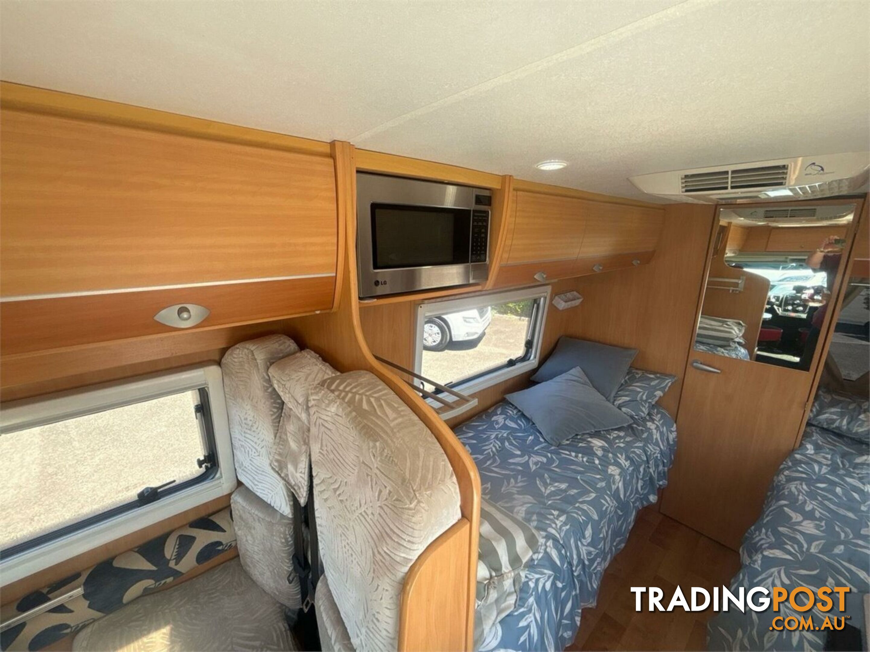 2012 AVAN Applause Motor Home