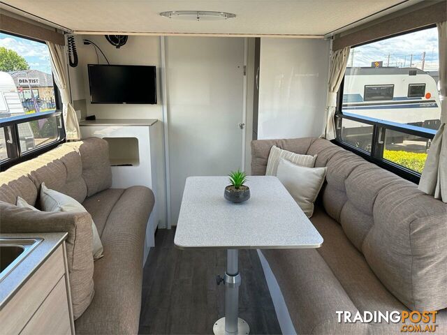 2020 Avida Leura B6712 Motor Home