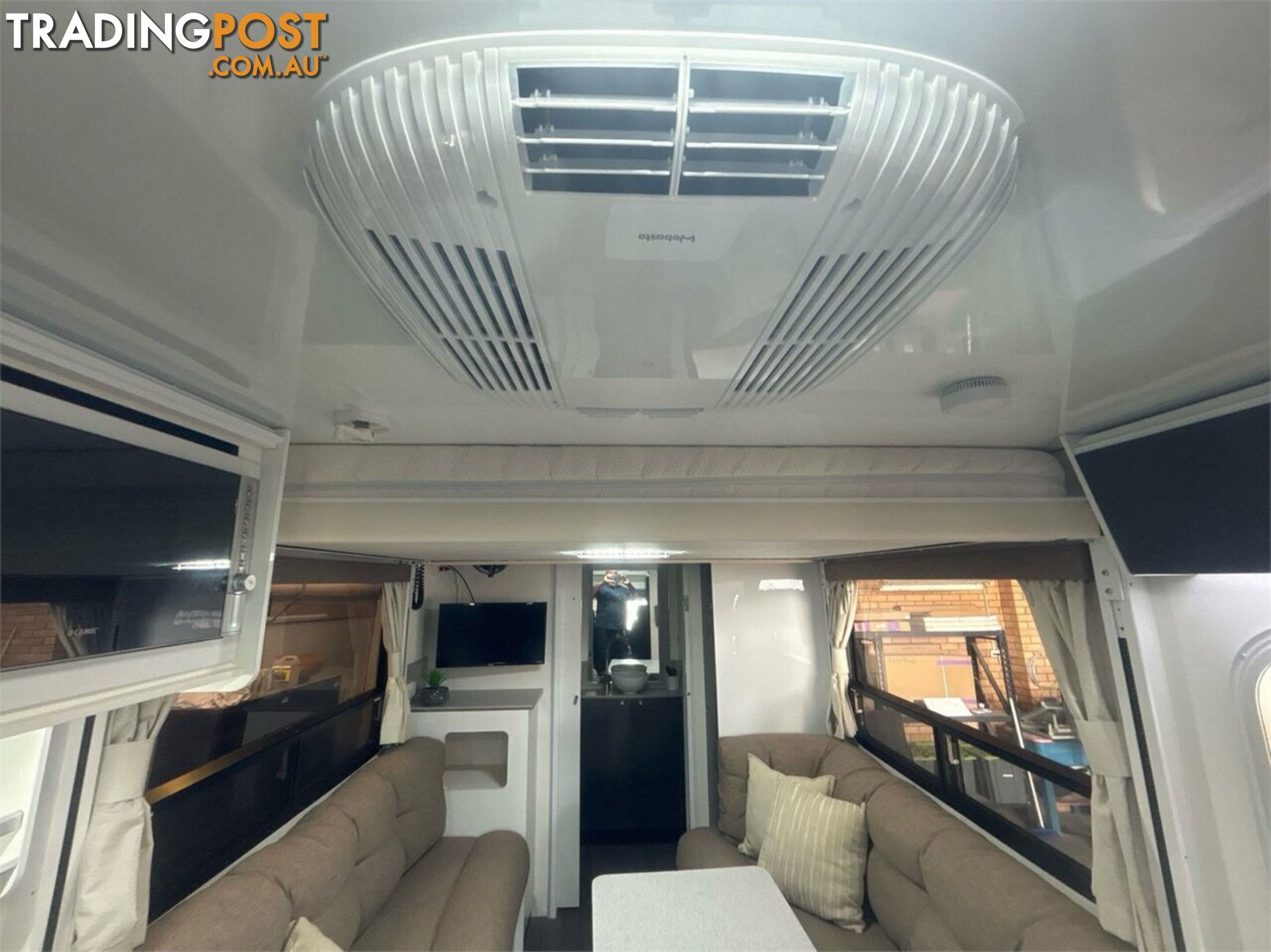 2020 Avida Leura B6712 Motor Home