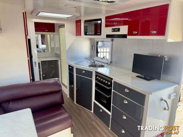 2017 Kokoda FORCE 111 X TRAIL " OFF ROAD" CENTRE DOOR Caravan - photo 2 of 34