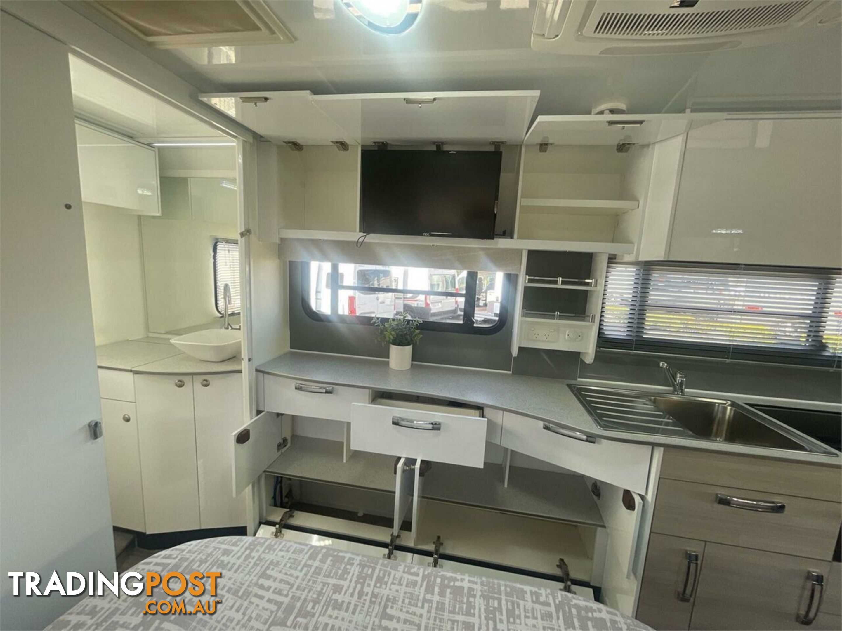 2020 Avida Birdsville C7444 SL Motor Home