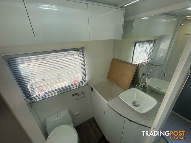 2020 Avida Birdsville C7444 SL Motor Home