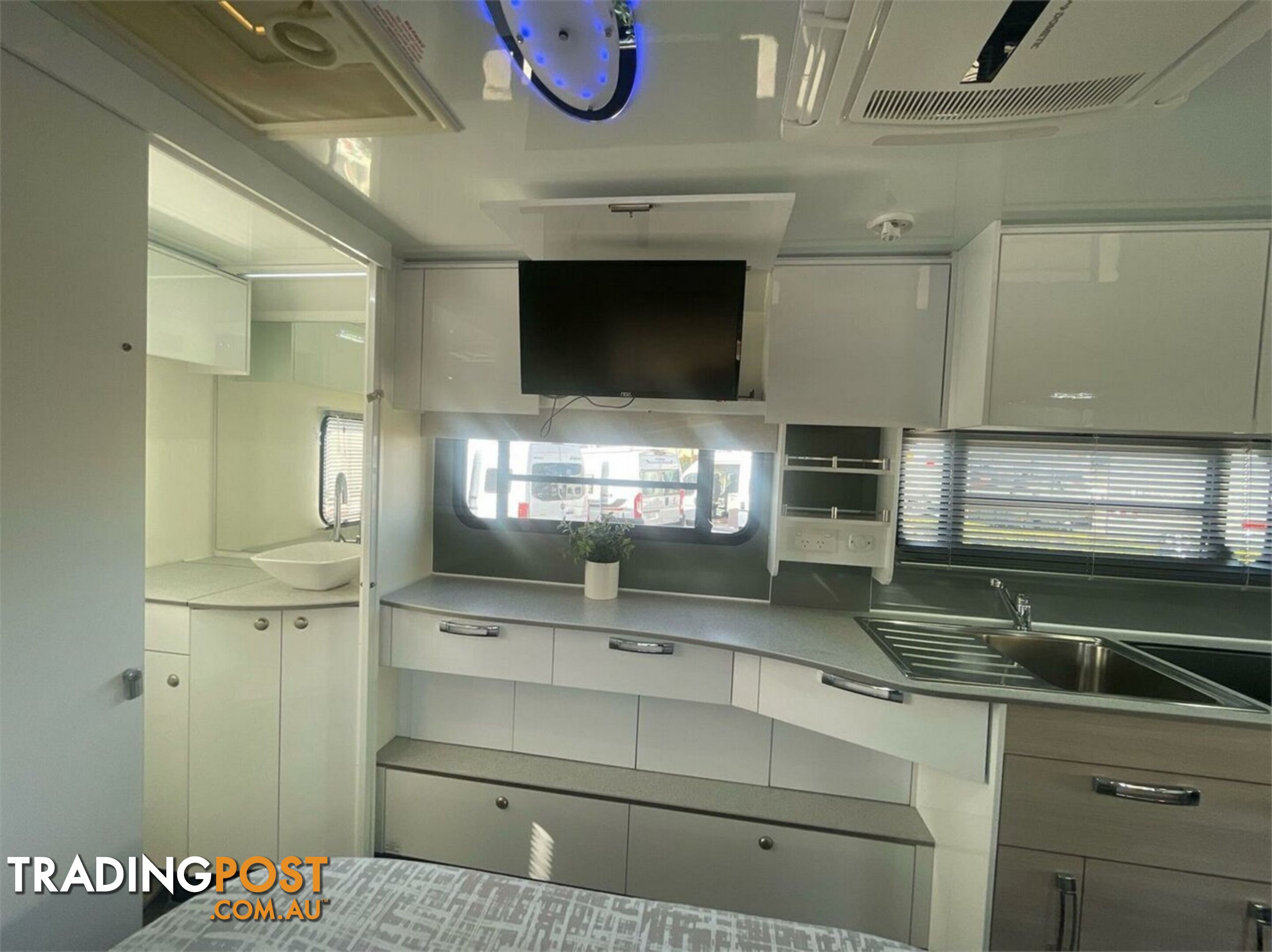 2020 Avida Birdsville C7444 SL Motor Home