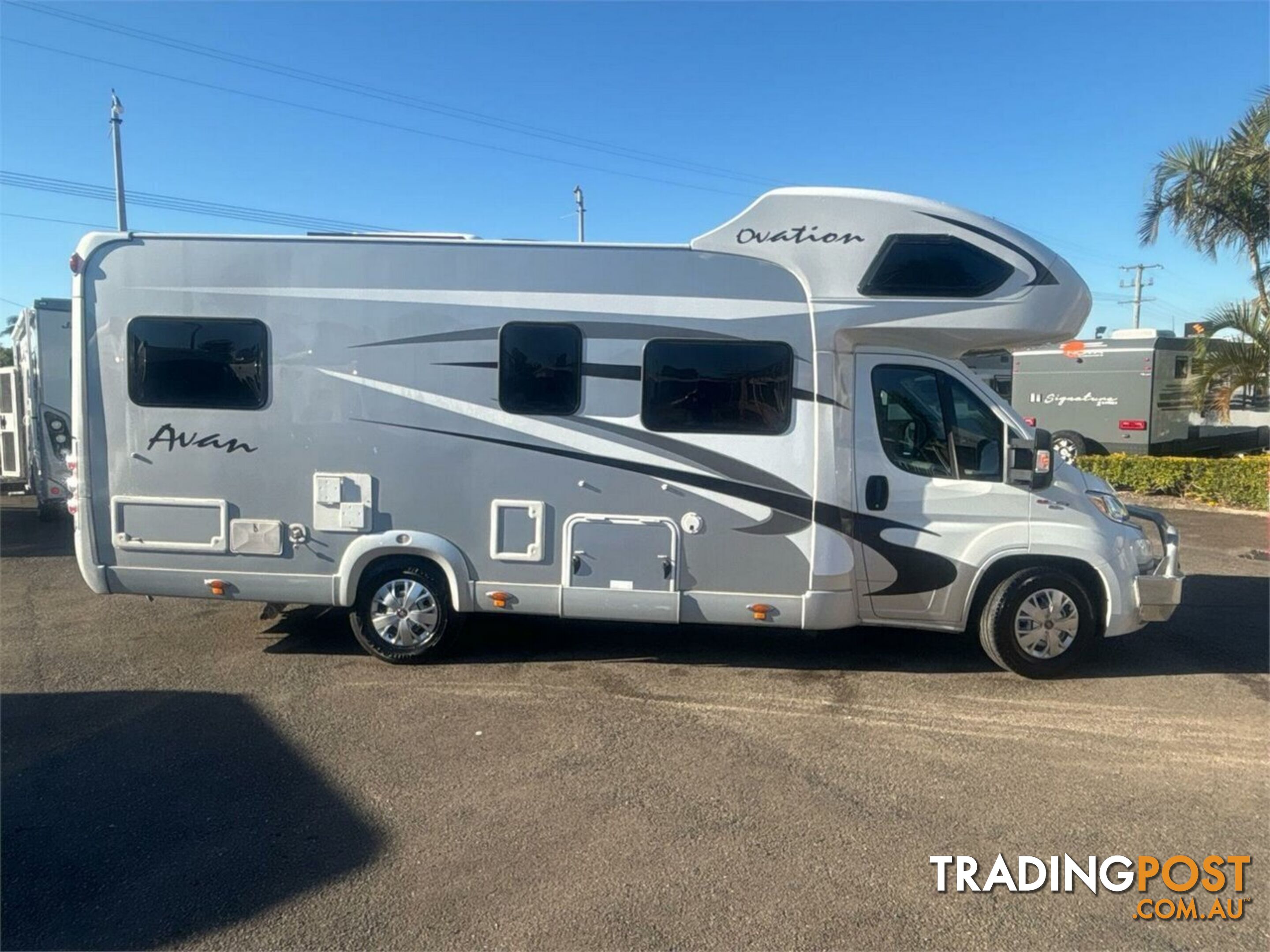 2017 AVAN Ovation M5