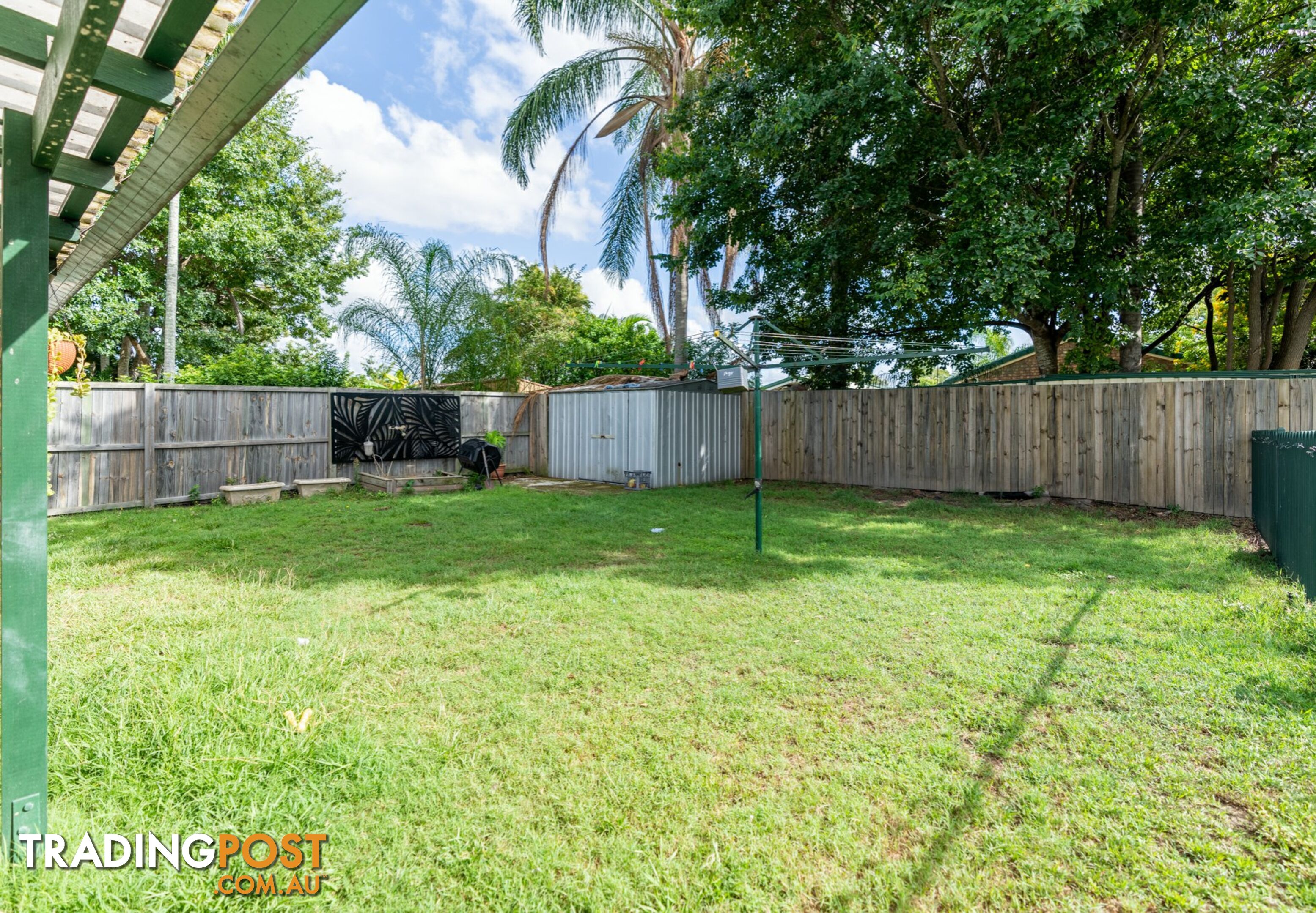 96 Waratah Drive CRESTMEAD QLD 4132