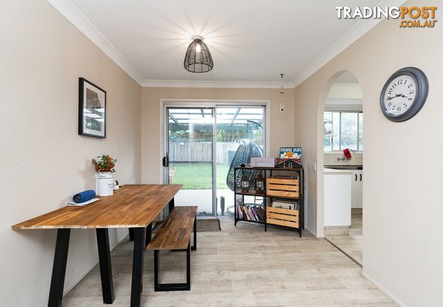 96 Waratah Drive CRESTMEAD QLD 4132