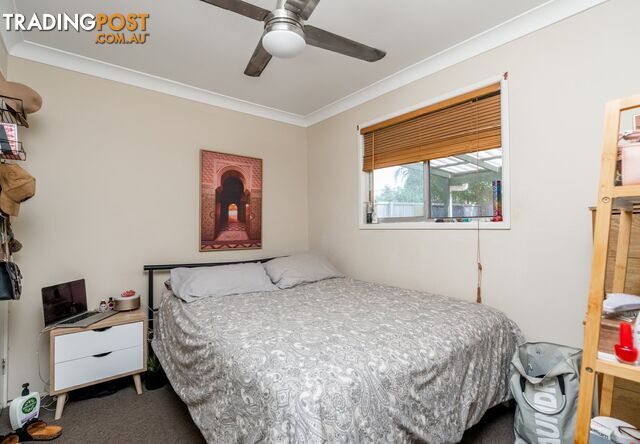 96 Waratah Drive CRESTMEAD QLD 4132