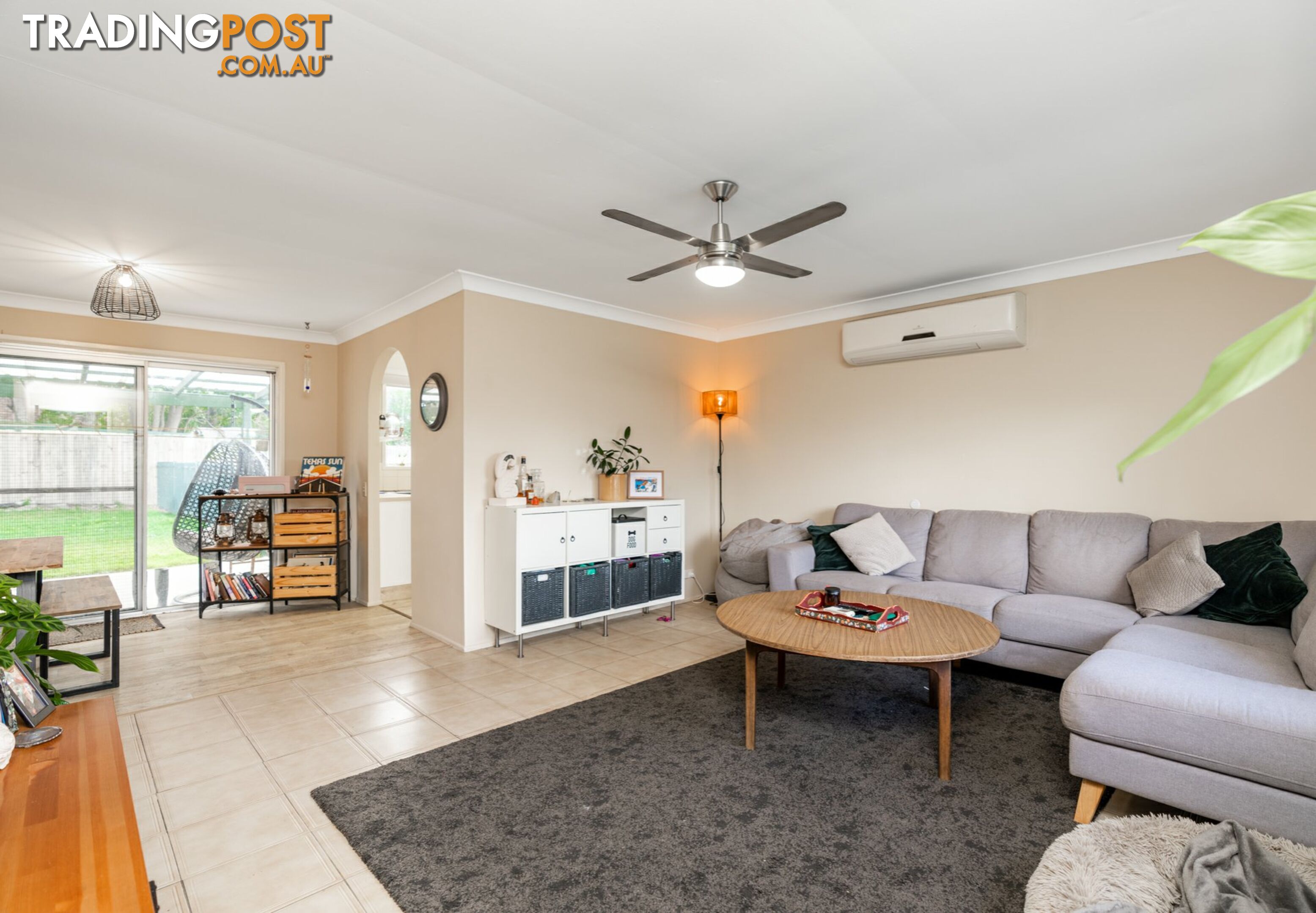 96 Waratah Drive CRESTMEAD QLD 4132