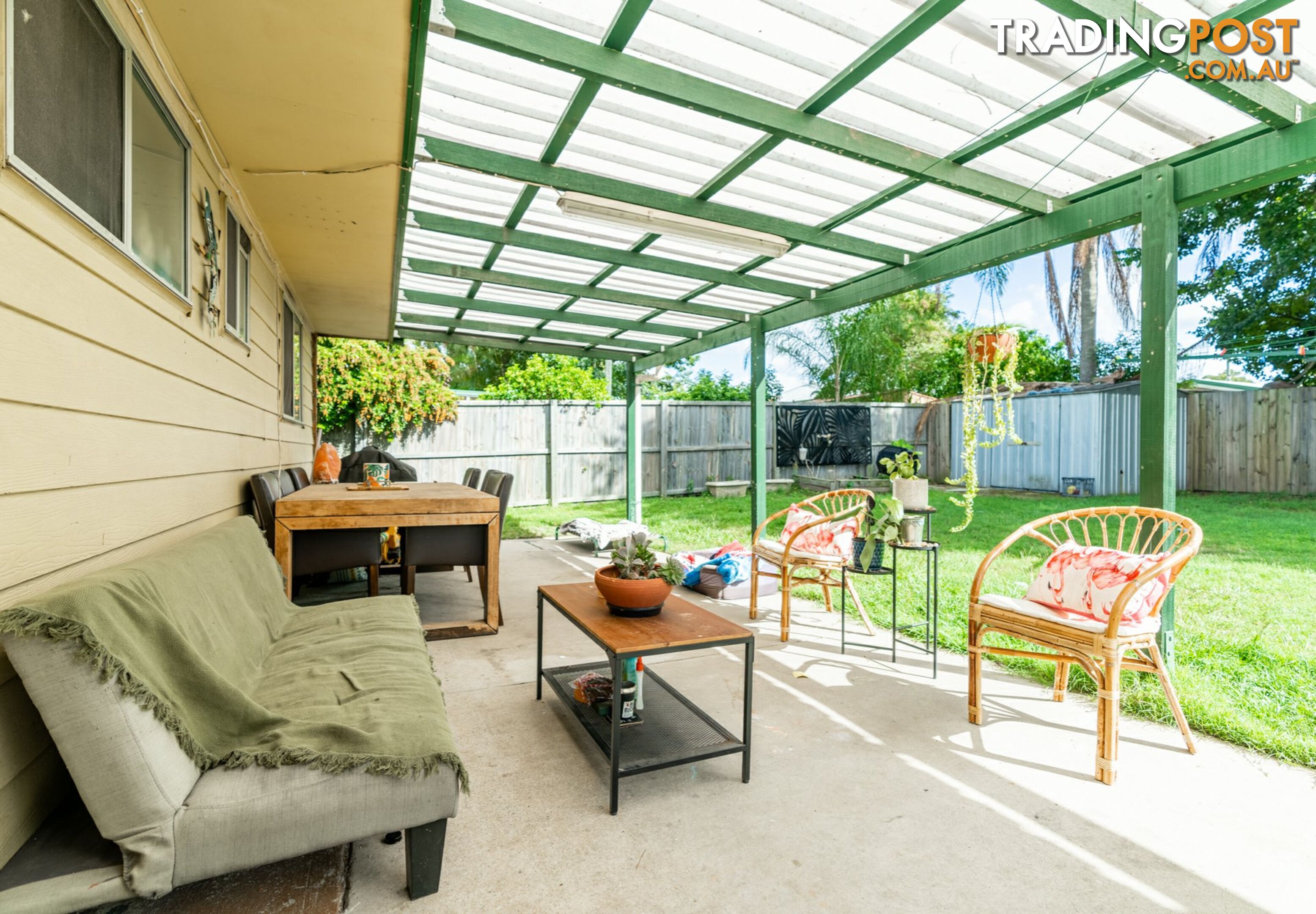 96 Waratah Drive CRESTMEAD QLD 4132